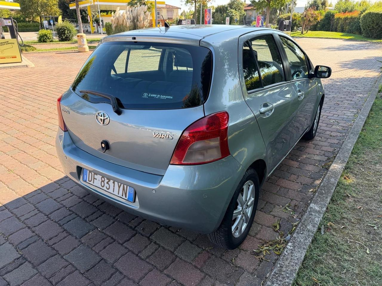 Toyota Yaris 1.3 5 porte automatica