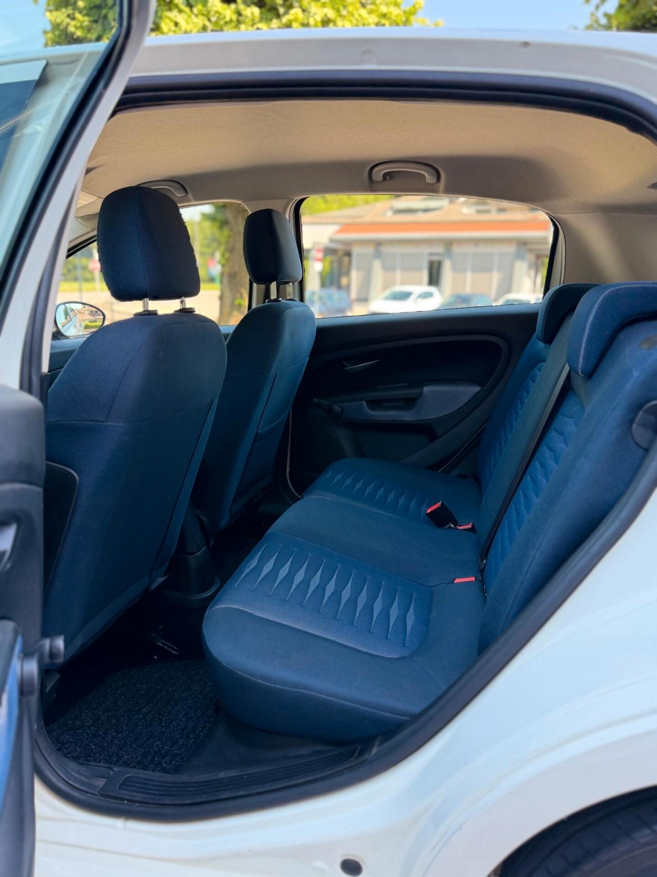 Fiat Grande Punto 1.4 5 porte benzina neopatentati