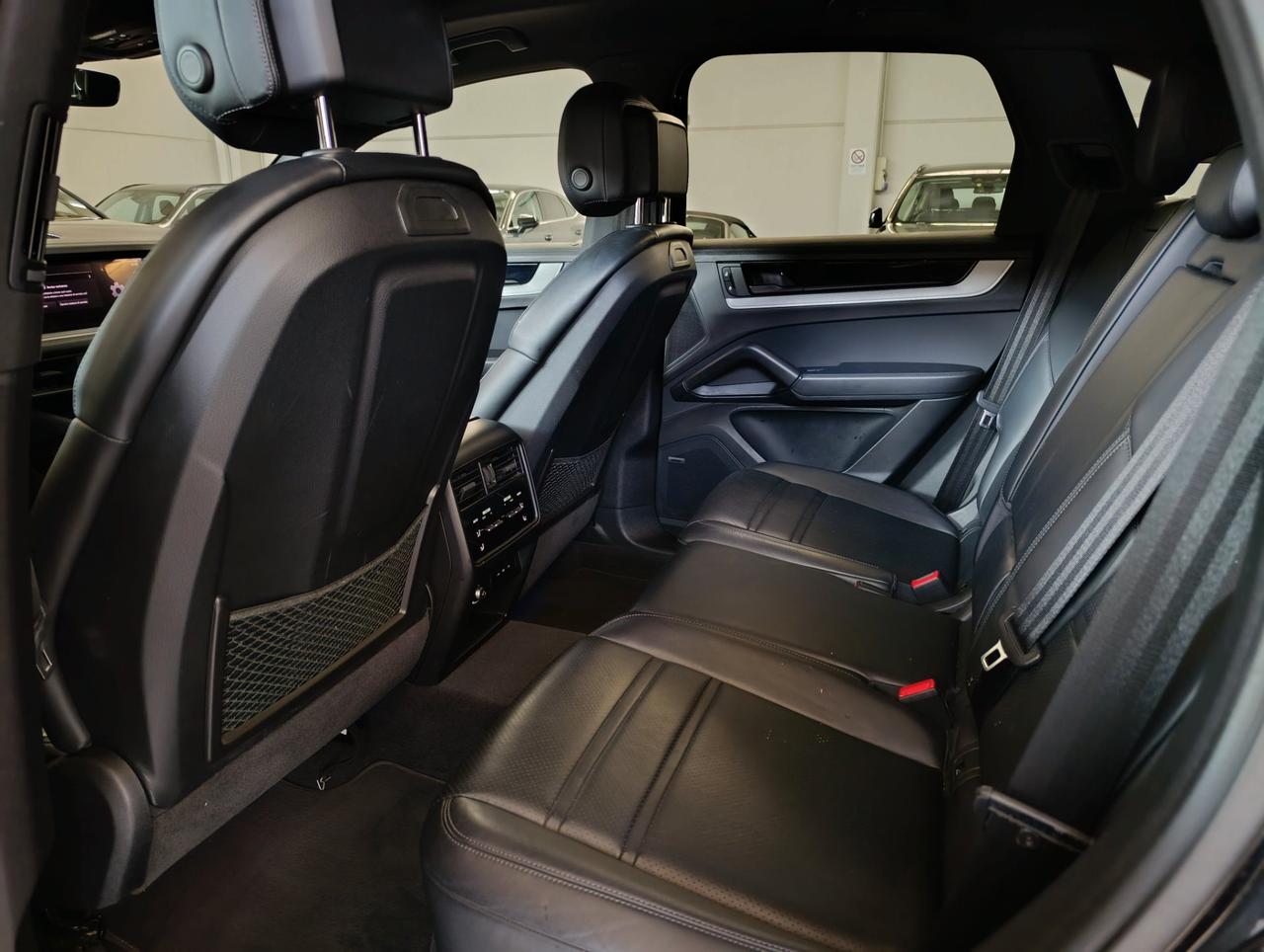 Porsche Cayenne 3.0 e-hybrid S tiptronic