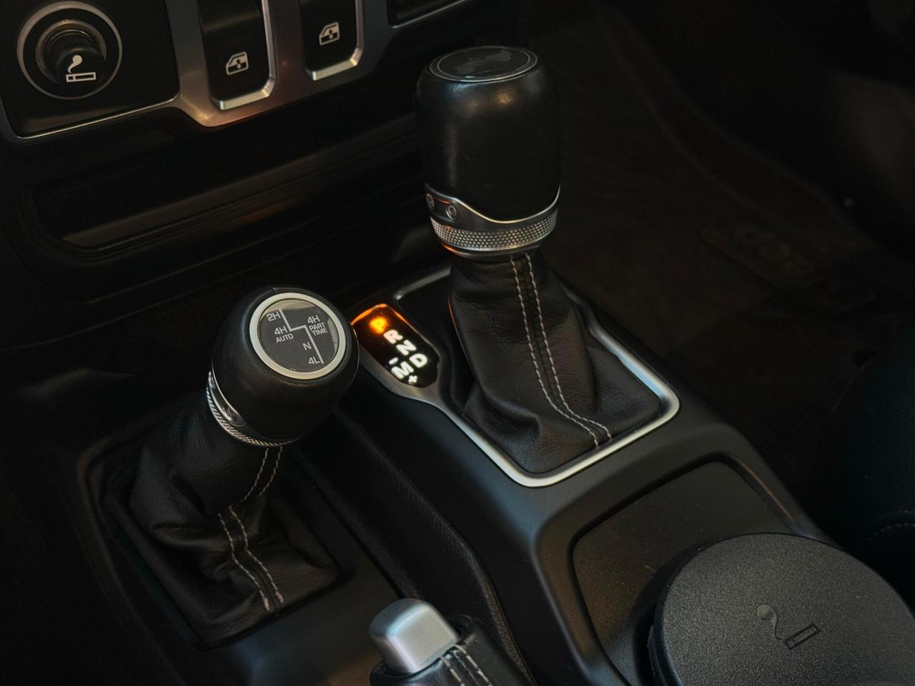 Jeep Wrangler 2.0 Turbo Sahara 272 cv