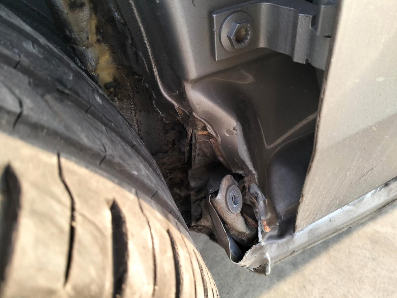 Volkswagen up! 1.0 5p. - SINISTRATA