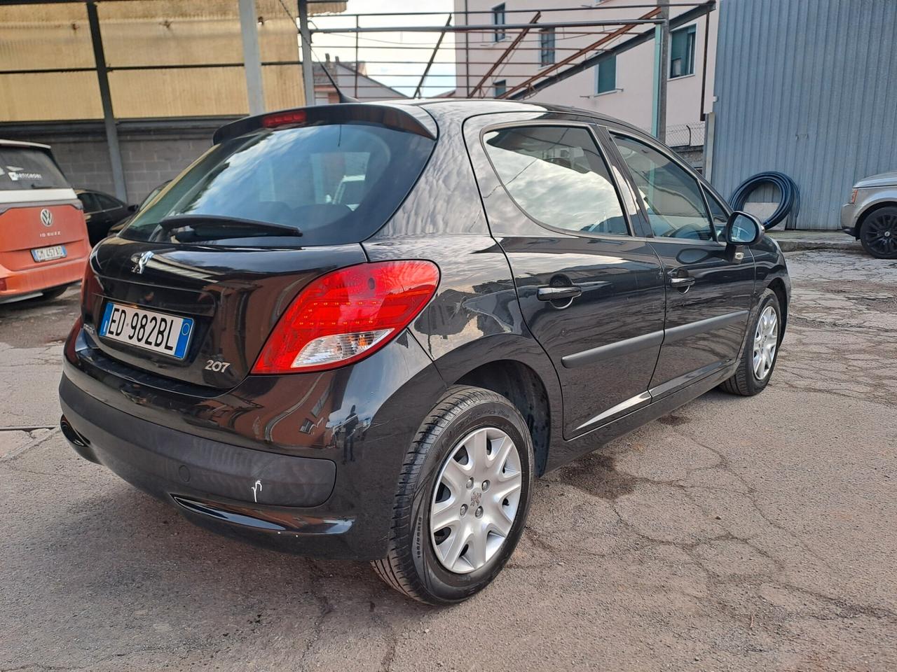 PEUGEOT 207 1.4 BENZINA *OK NEOPATENTATI*