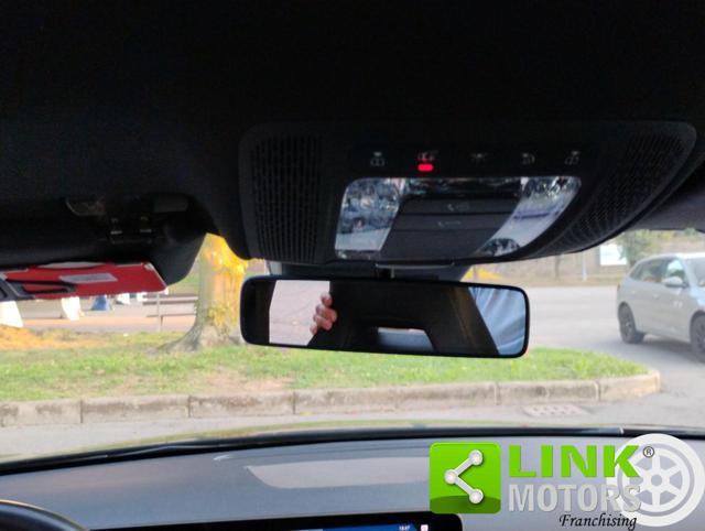 MERCEDES-BENZ A 220 Premium AMG