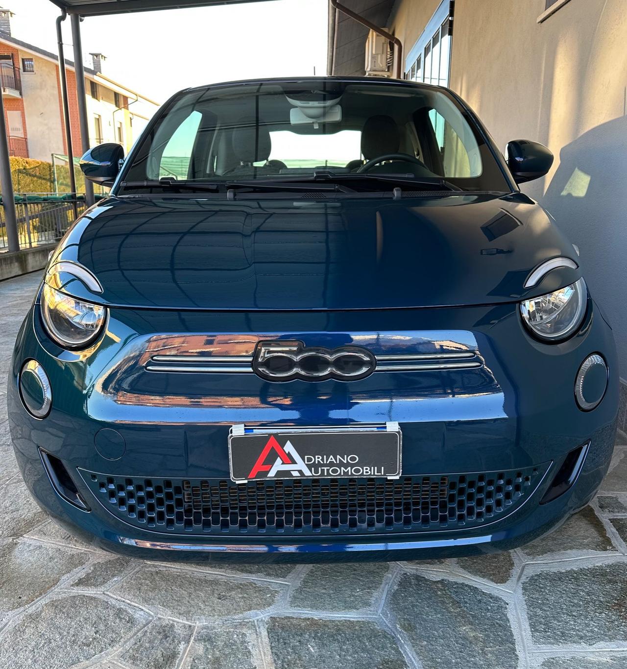 Fiat 500e 42 kWh buisness opening