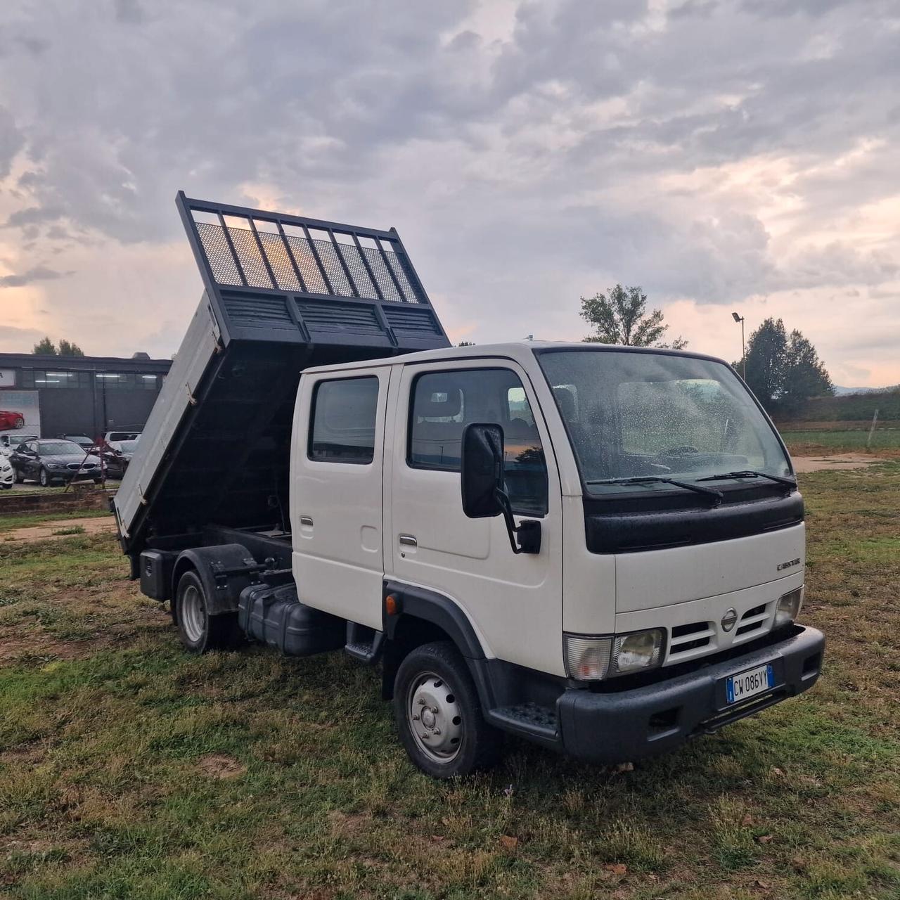 Nissan cabstar 35.13 3.0 tdi RIBALTABILE TRILATERALE 6 POSTI MOTORE NUOVO 80MILA KM