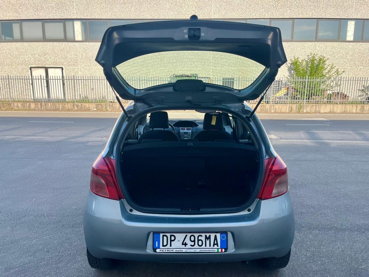 Toyota Yaris 1.3benz 2008 138.000km per neopatentati