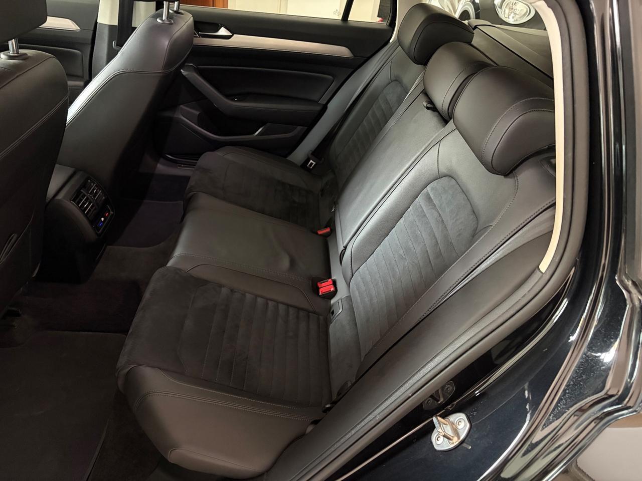 VOLKSWAGEN PASSAT VARIANT 2.0 TDI DSG EXECUTIVE