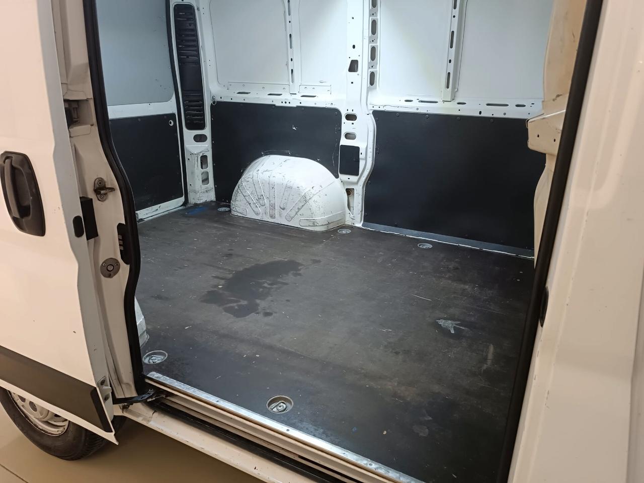 Peugeot Boxer 328 2.2 BlueHDi 120 S&S PC-TN Furgone