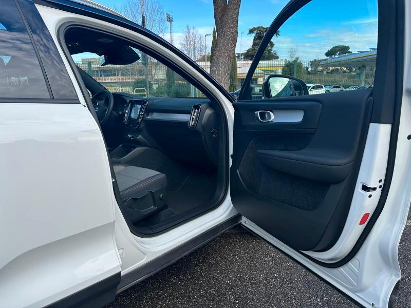 Volvo XC40 1.5 t2 Momentum auto my21