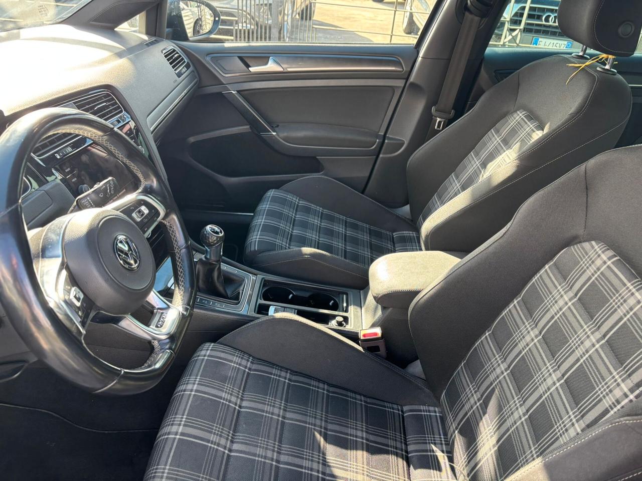 Volkswagen Golf GTD 2.0 TDI 5p. Business BlueMotion Technology