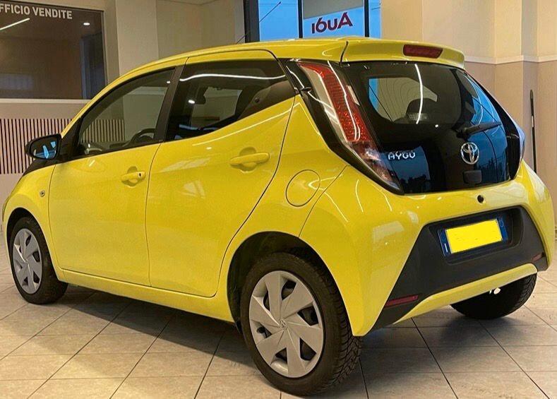 Toyota Aygo 1.0 VVT-i 69 CV 5 porte x-black TSS