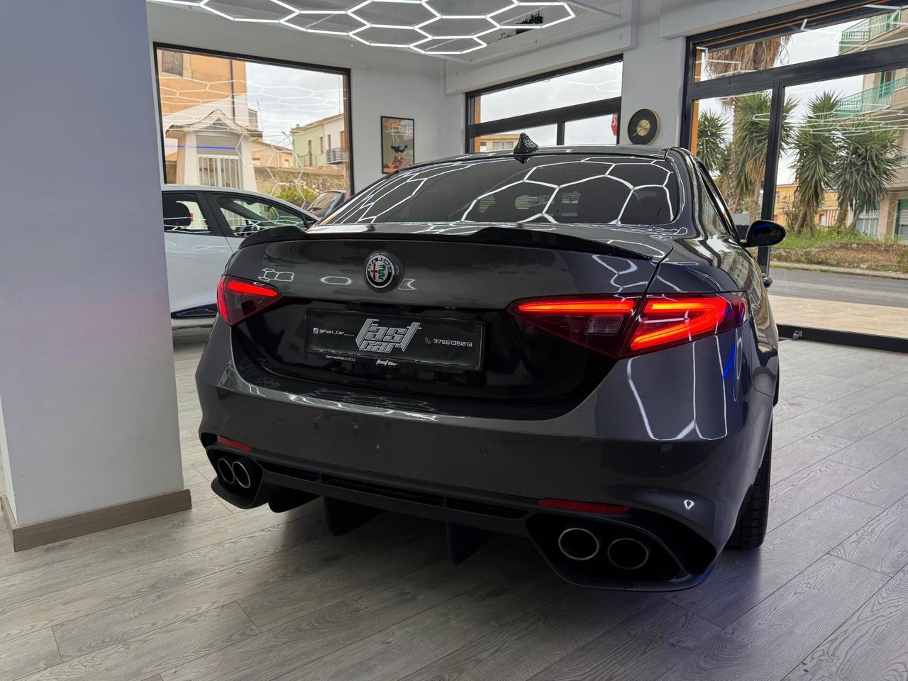 Alfa Romeo Giulia 2.9 V6 Bi-Turbo AT8 Quadrifoglio