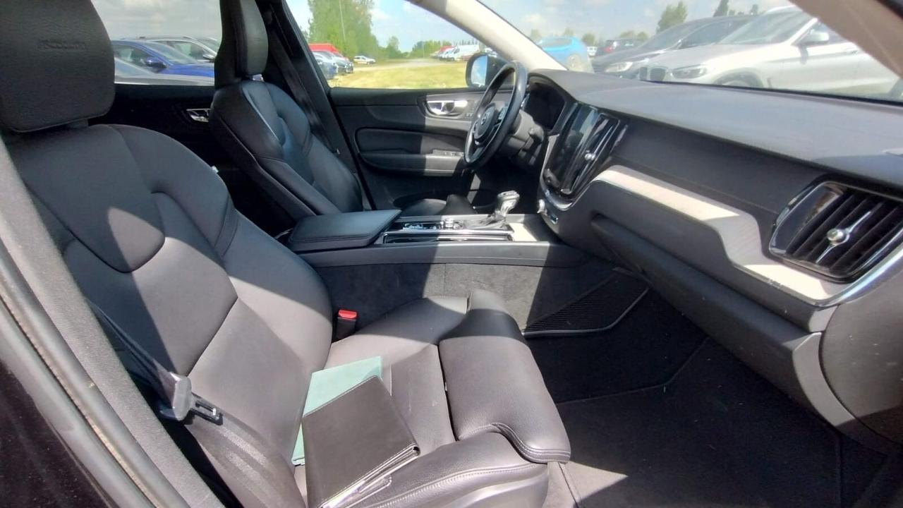 Volvo XC 60 XC60 D4 AWD Inscription TETTO NAVY PELLE LED 19