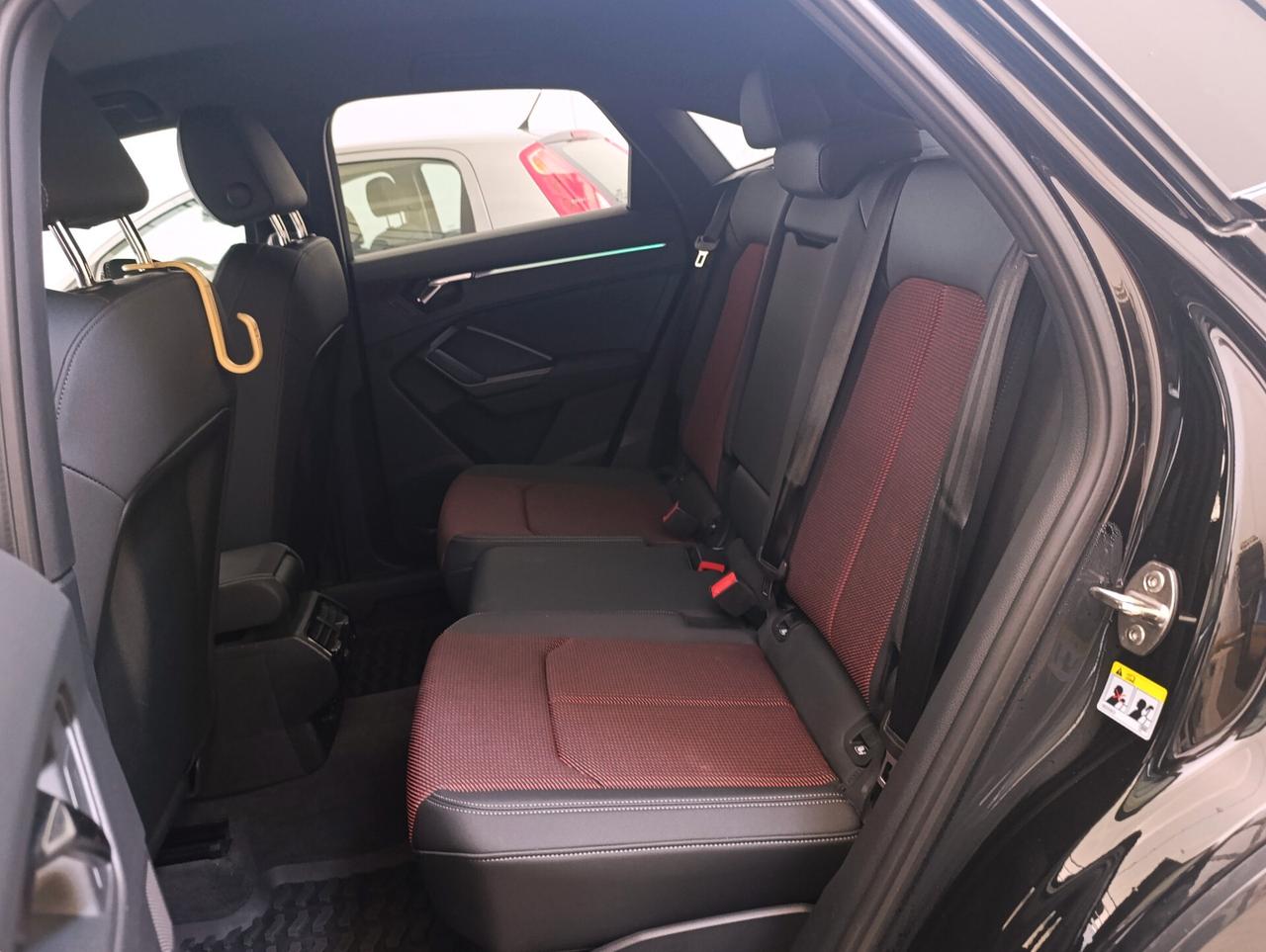 Audi Q3 35 1.5 TFSI S tronic Identity Black soli 36000 km