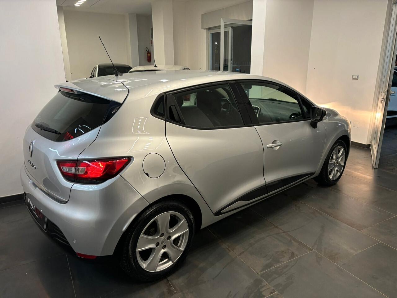 Renault Clio 1.2 75CV 5 porte Zen Gpl