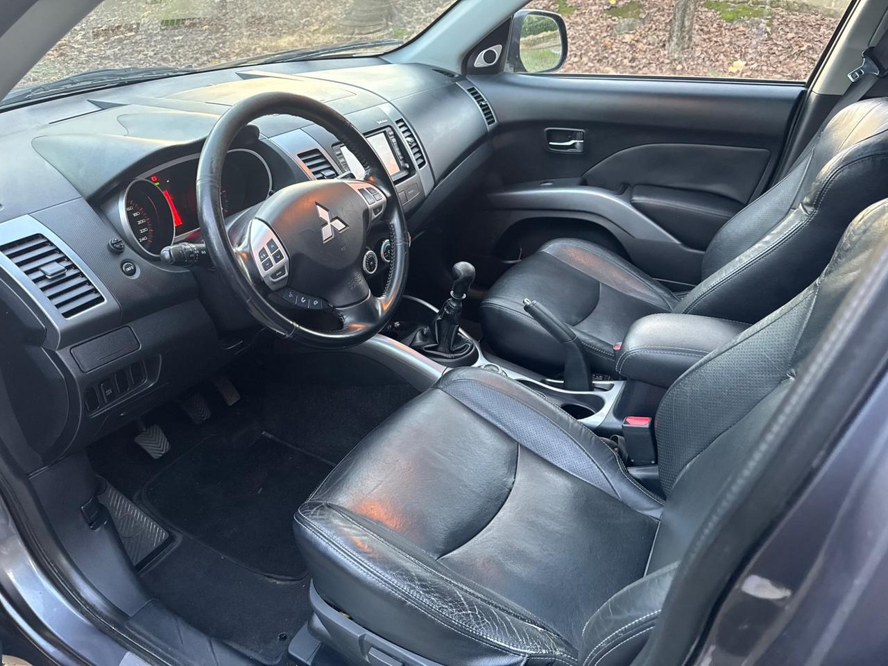 Mitsubishi Outlander 2.0 DI-D Instyle 7 p.ti DPF 2007 4x4