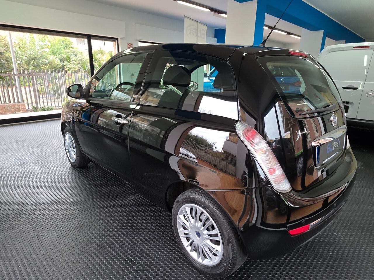 Lancia Ypsilon 1.3mjt 75cv 2011 99000KM UNICOPRIETARIO