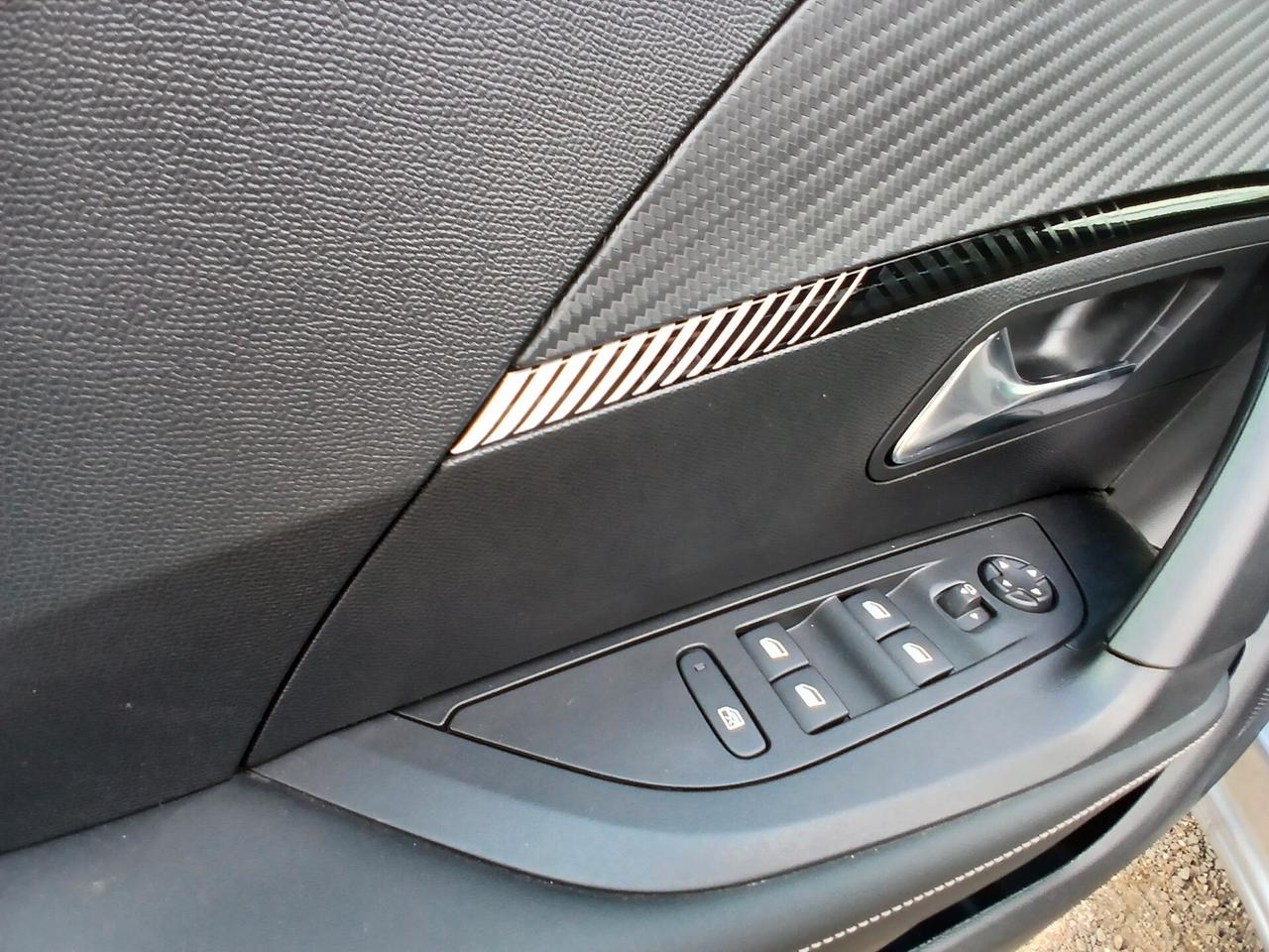 Peugeot 2008 PureTech 100 S&S Allure