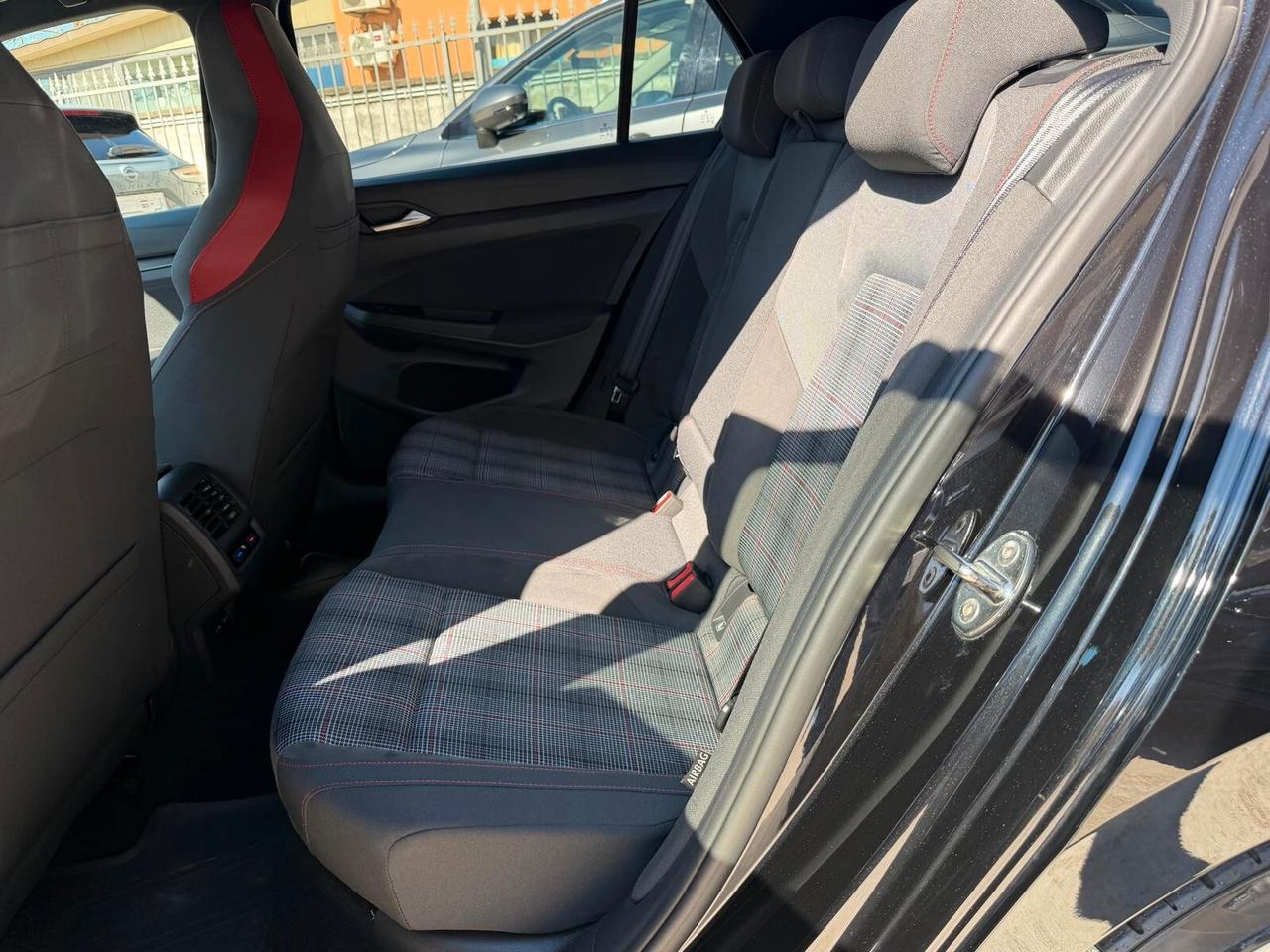 Volkswagen Golf 2.0 TSI GTI DSG