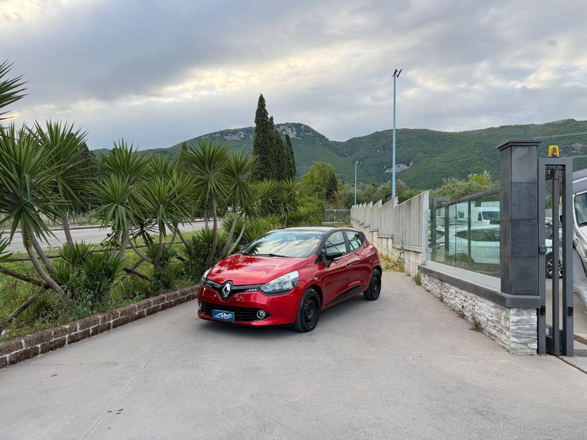 RENAULT - Clio - 1.2 75 CV 5p. Costume National