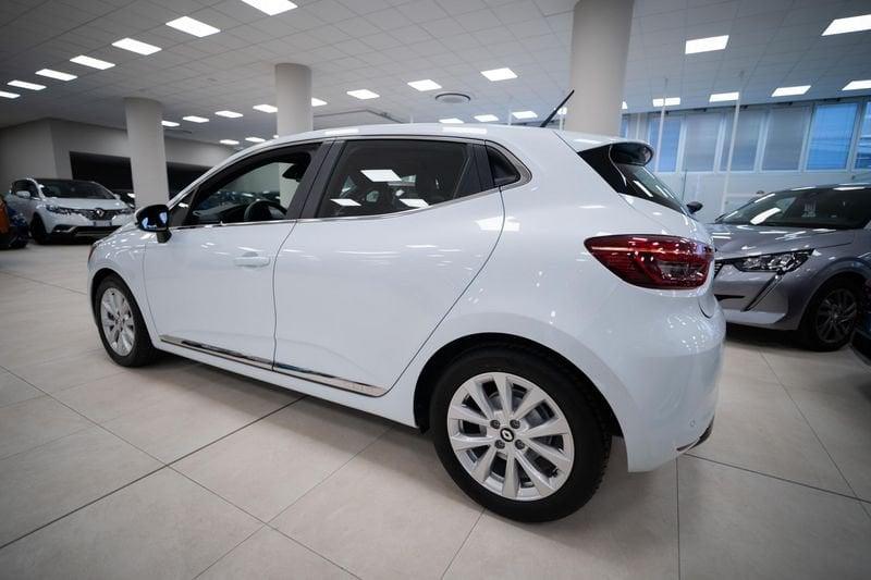 Renault Clio 1.6 E-Tech hybrid Intens 140cv auto my21