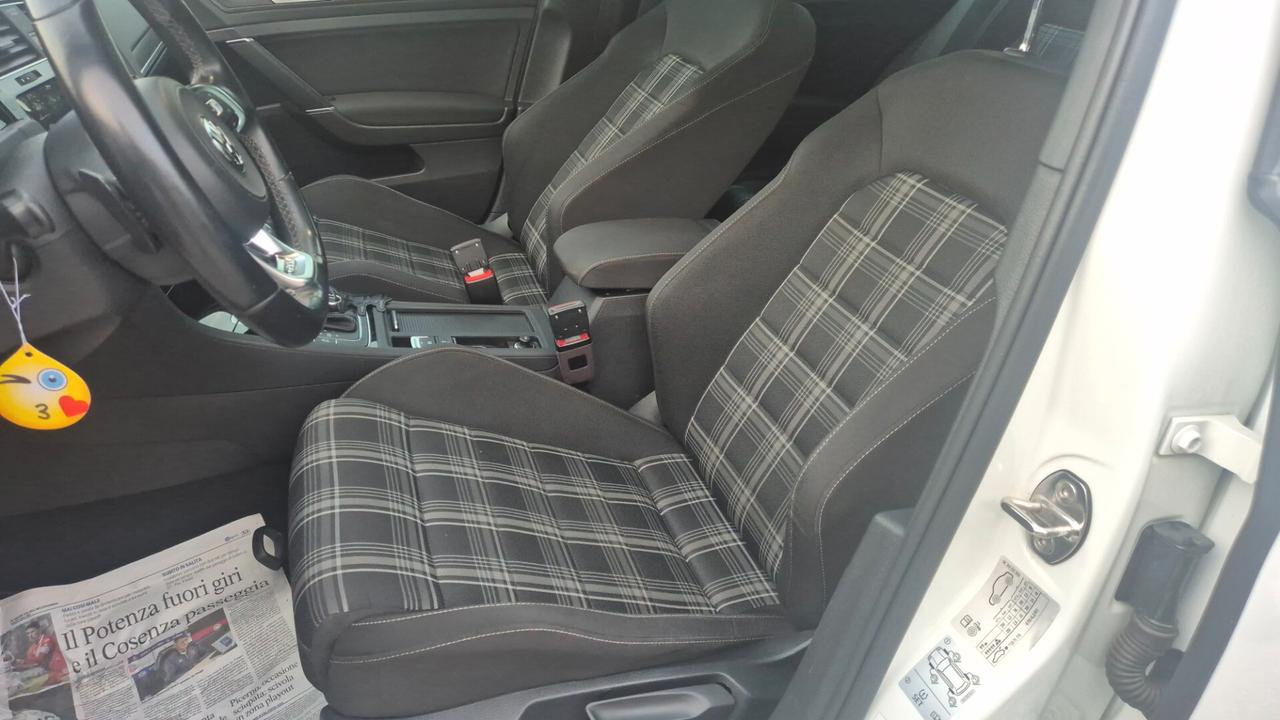 Volkswagen Golf GTI 2.0 TDI DSG 5p. Executive BlueMotion Technology
