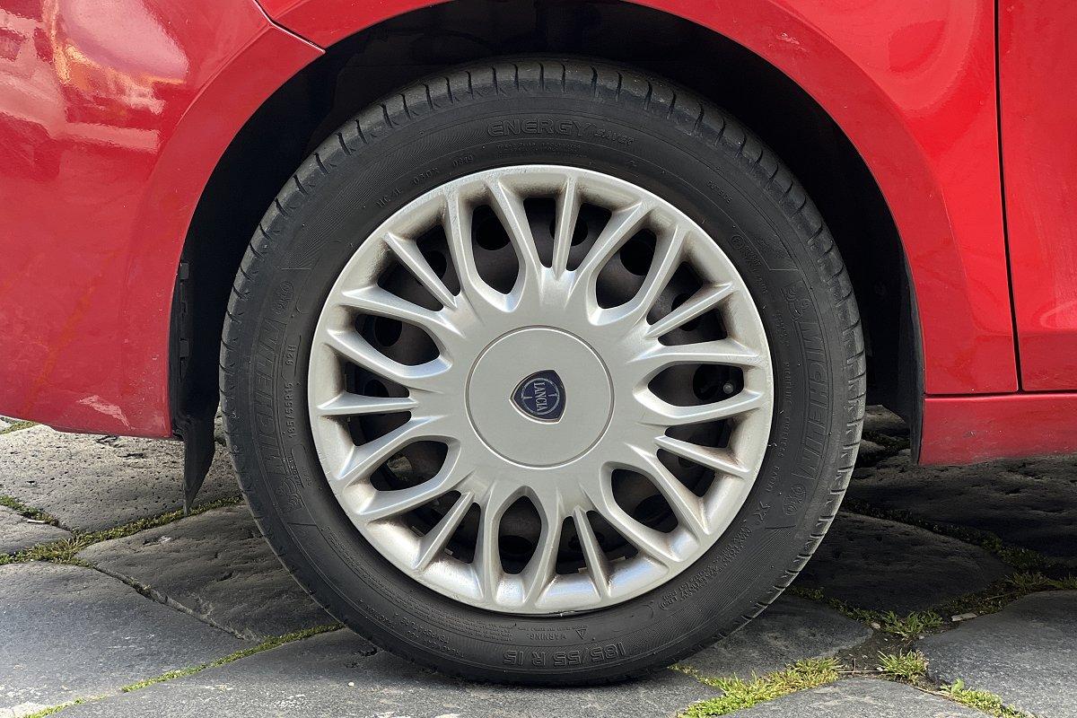 LANCIA Ypsilon 1.2 69 CV 5 porte Gold