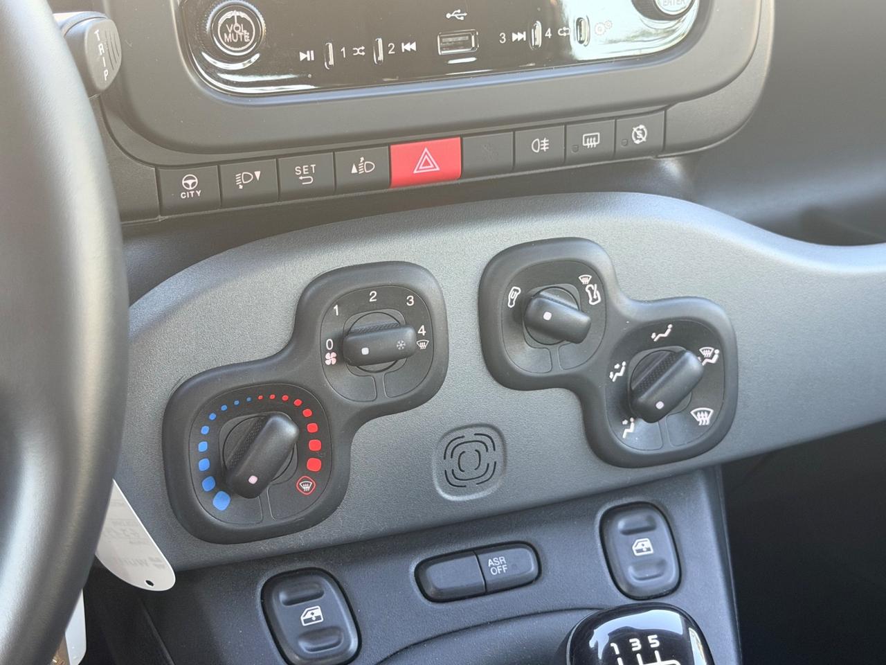 Fiat Panda 1.0 FireFly Hybrid 15.000 KM