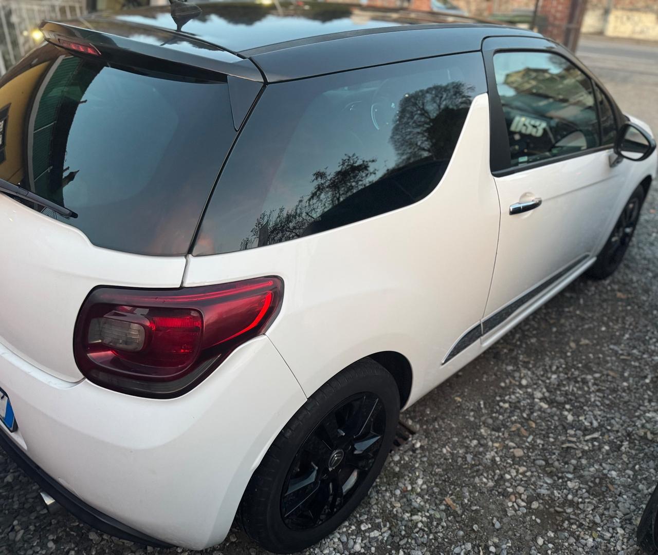 Citroen DS3 1.6 HDi 90cv So Chic adatta neopatentati
