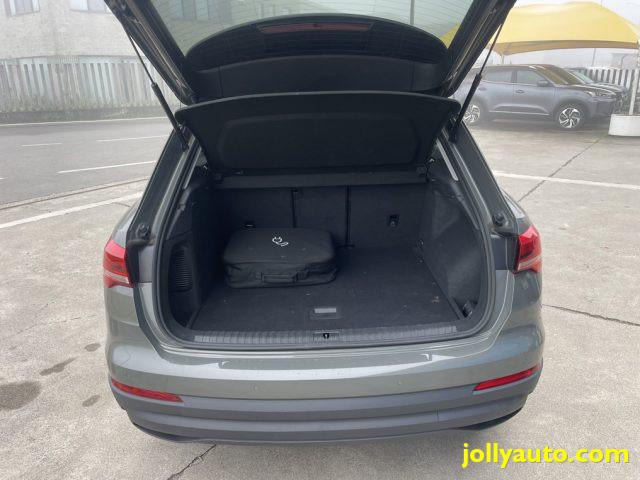 AUDI Q3 45 TFSI e S tronic Business