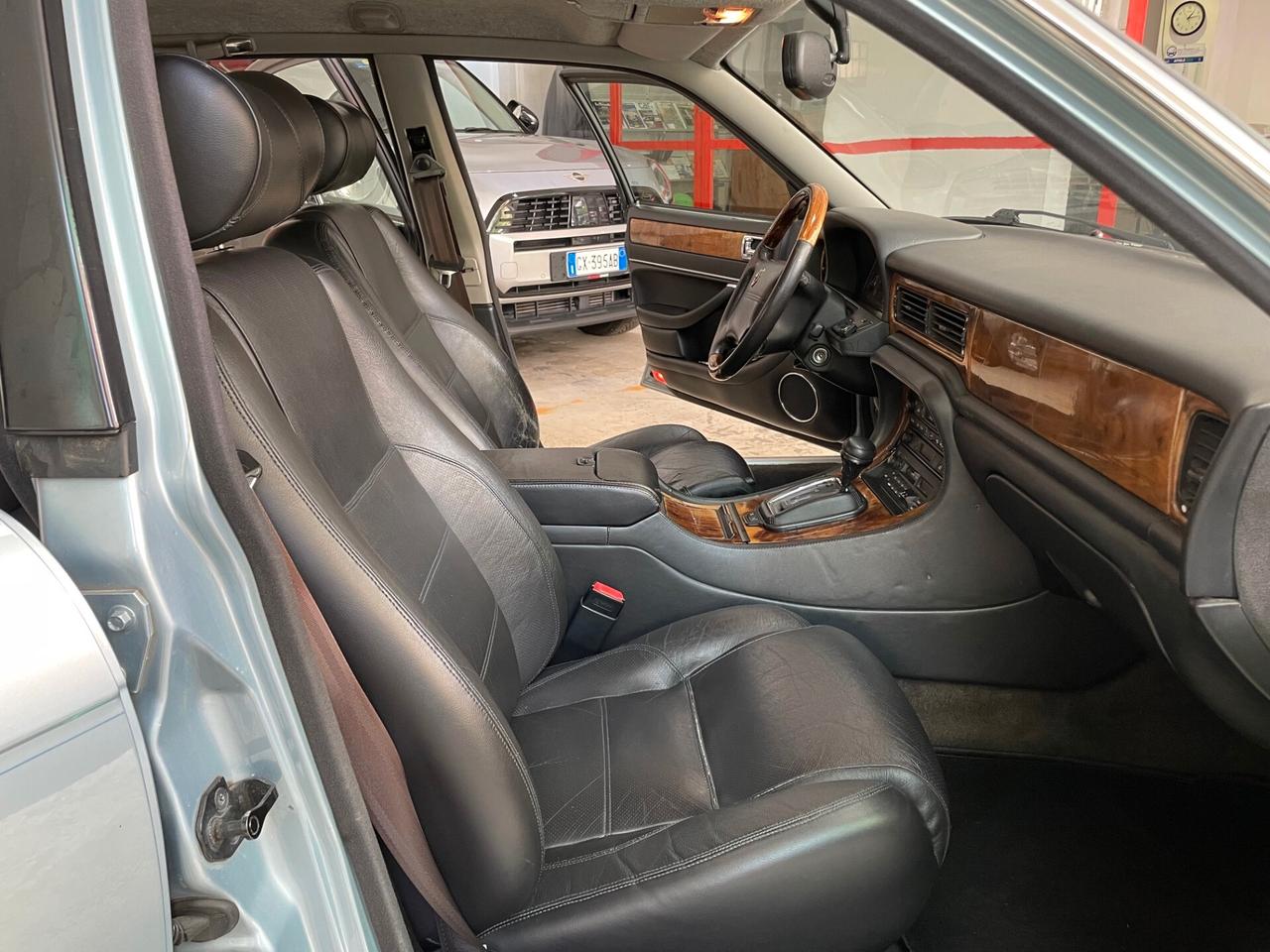 Jaguar XJ 4.0 cat Executive GPL!!!