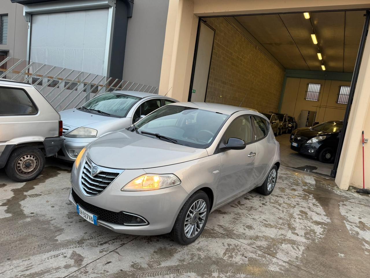 Lancia Ypsilon 1.3 MJT 16V 95 CV 5 porte S&S Silver