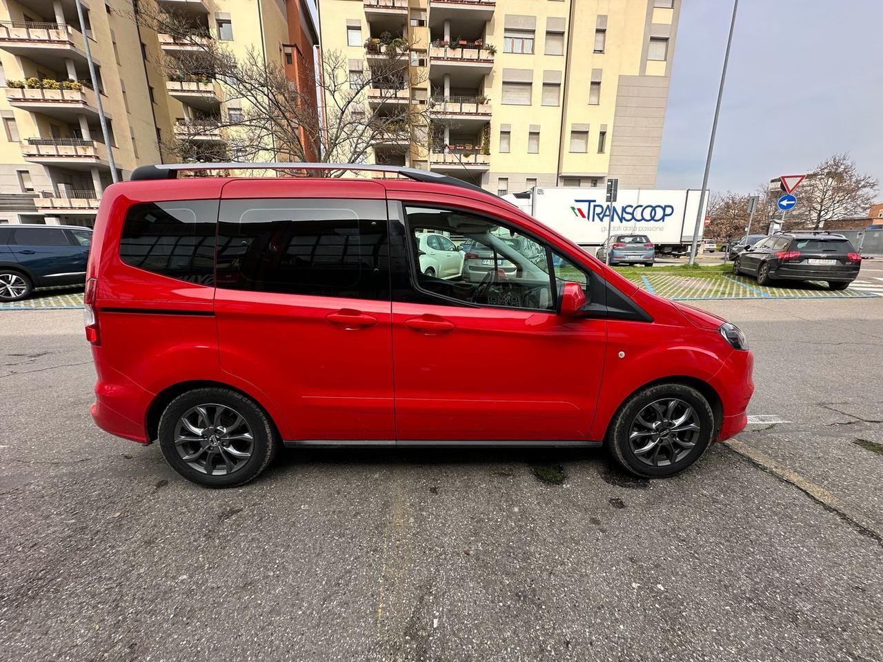 Ford Tourneo Courier 1.0 EcoBoost Sport