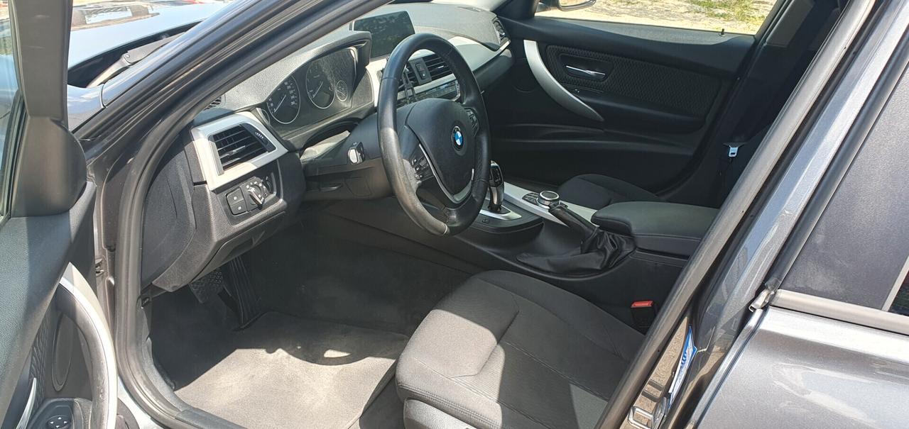 Bmw 320d Efficient Dynamics Touring Business Advantage aut.
