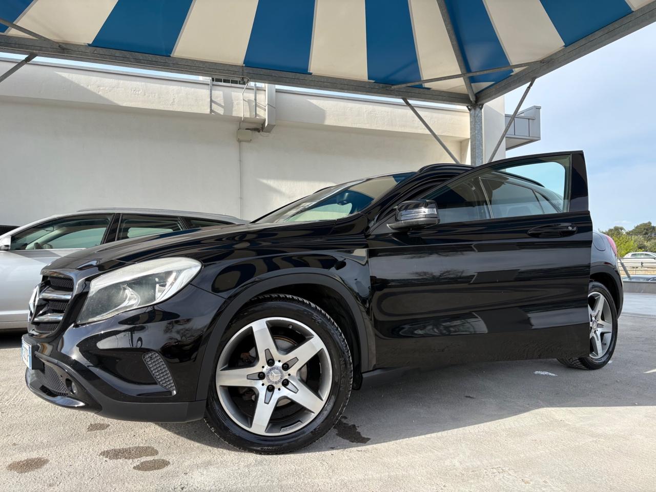Mercedes-benz GLA 180 d Sport LED INTERNO CERCHI AMG