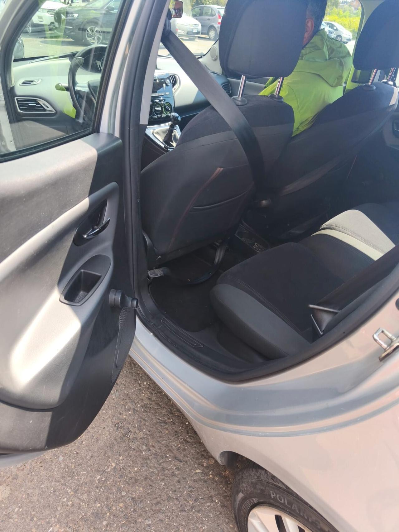 Lancia Ypsilon 1.2 69 CV 5 porte S&S Silver