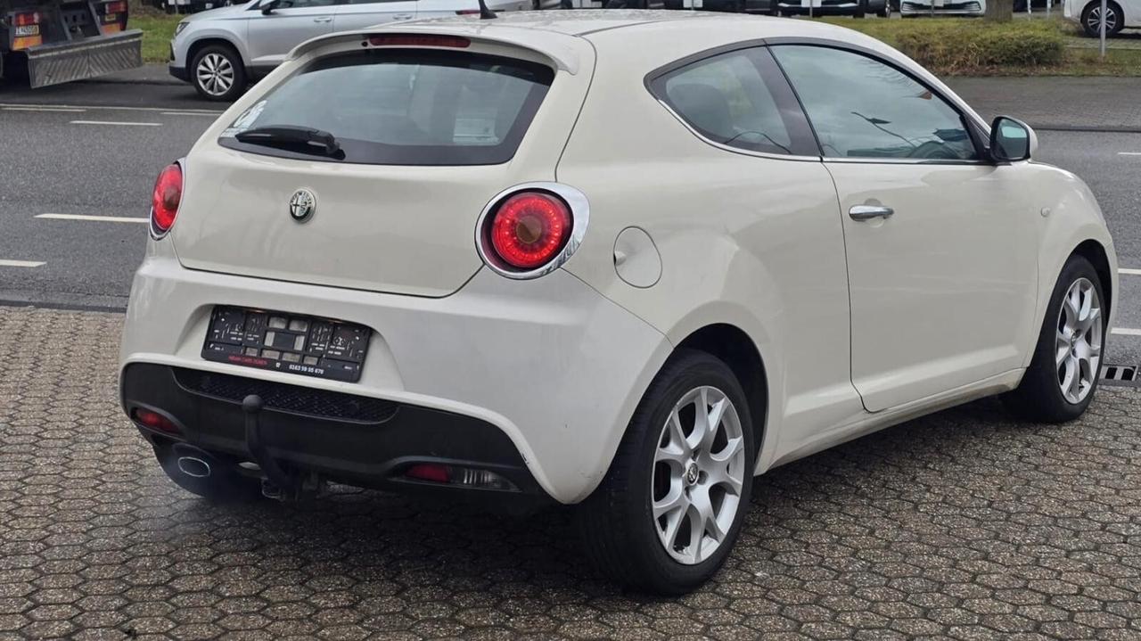 Alfa Romeo MiTo 1.3 JTDm-2 95 CV S&S Distinctive Sport Pack