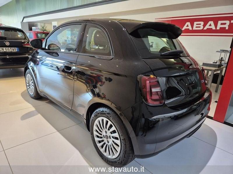 FIAT 500 Berlina 42 kWh 320 km Autonomia