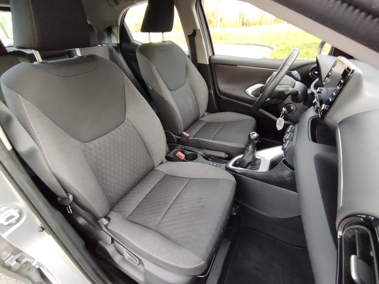Toyota Yaris 1.0 Business ideale per neopatentati
