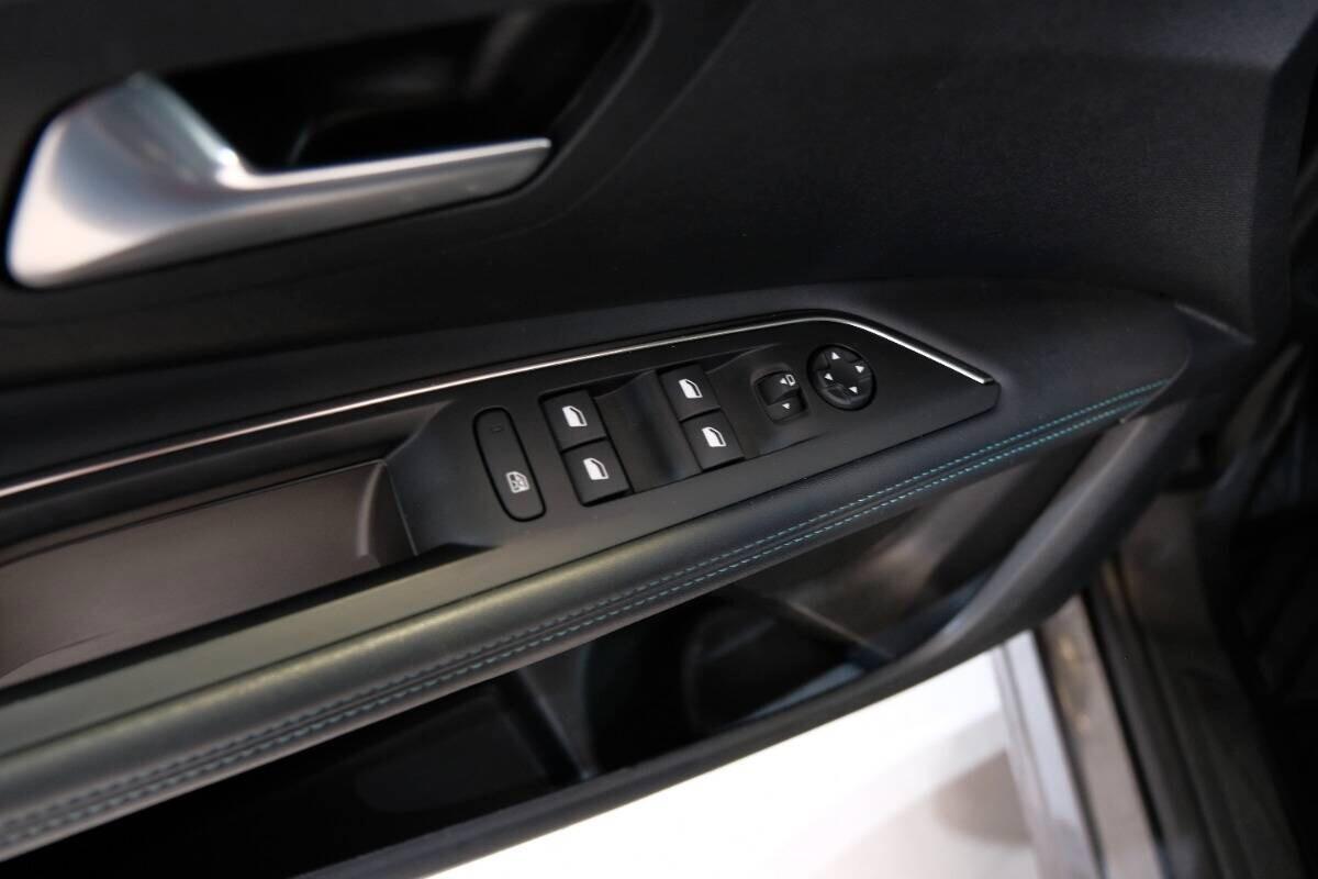 Peugeot 3008 PureTech Turbo 130 S&S EAT8 Allure