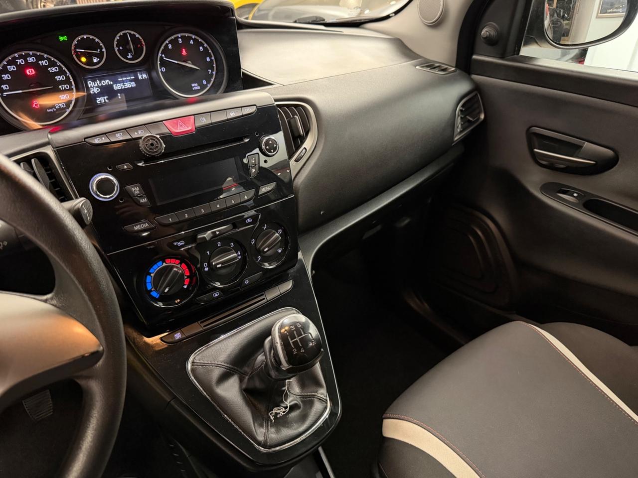 Lancia Ypsilon 1.2 69 CV 5 porte Elle