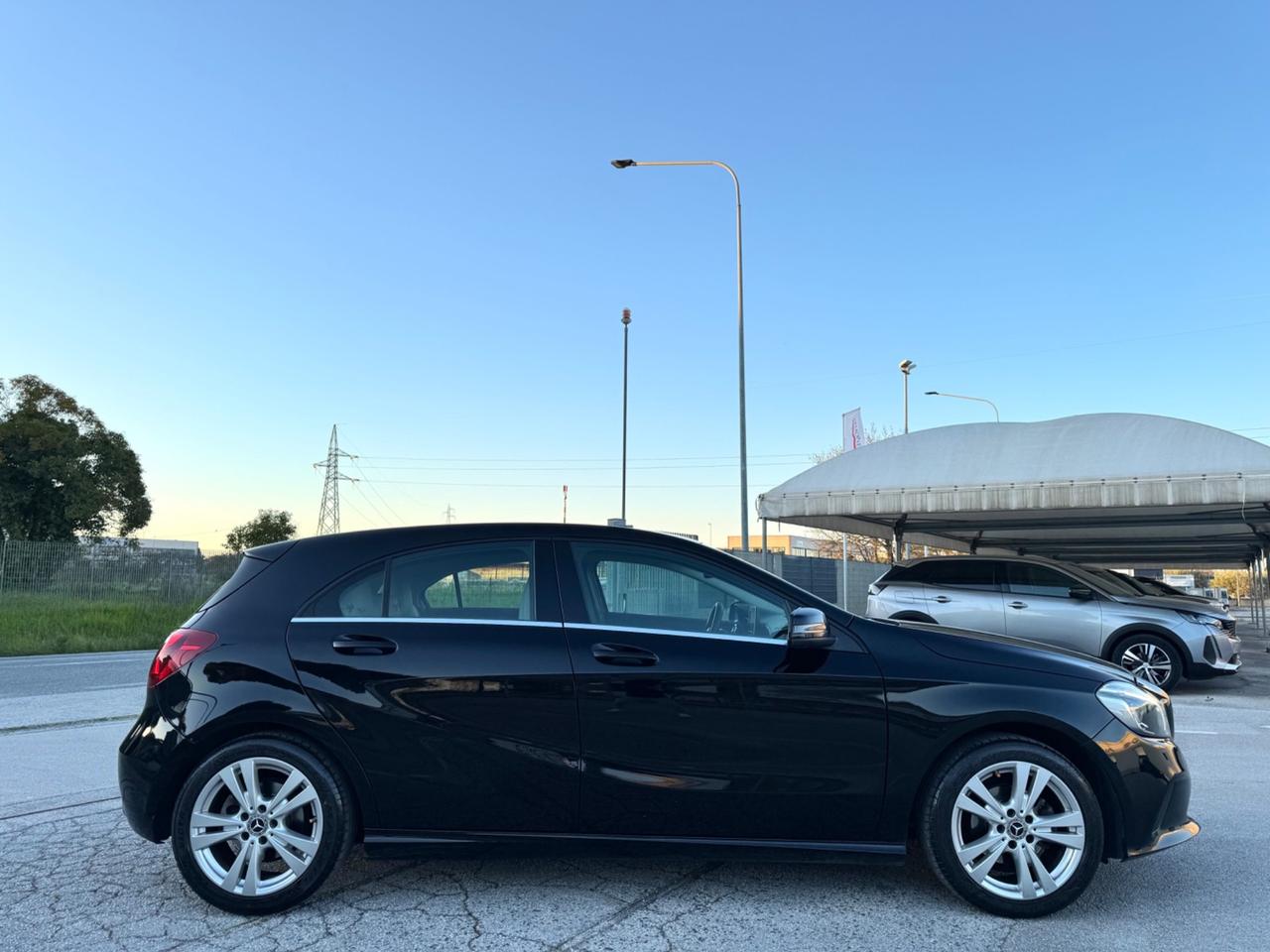 MERCEDES Classe A180 d Sport - Led Navi 17