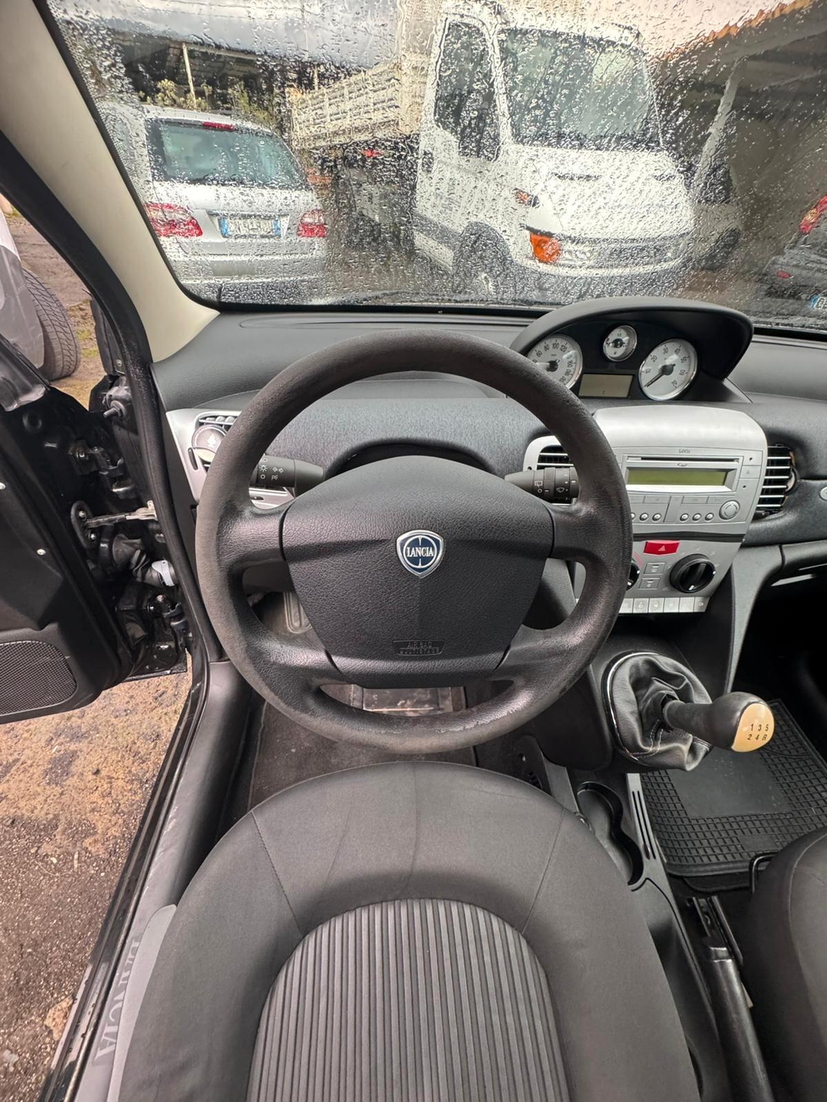 Lancia Ypsilon 1.3 MJT 75 CV Elle