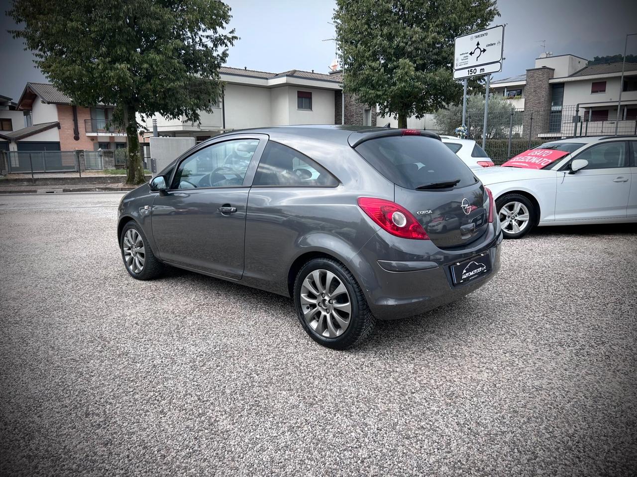Opel Corsa 1.2 3 porte Sport