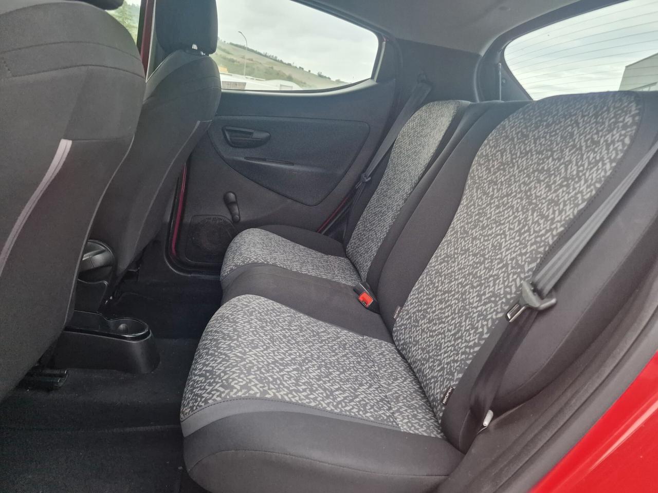 Lancia Ypsilon 1.2 69 CV 5 porte Elefantino