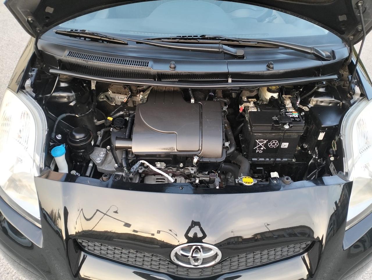 Toyota Yaris 1.0 5 porte Sol