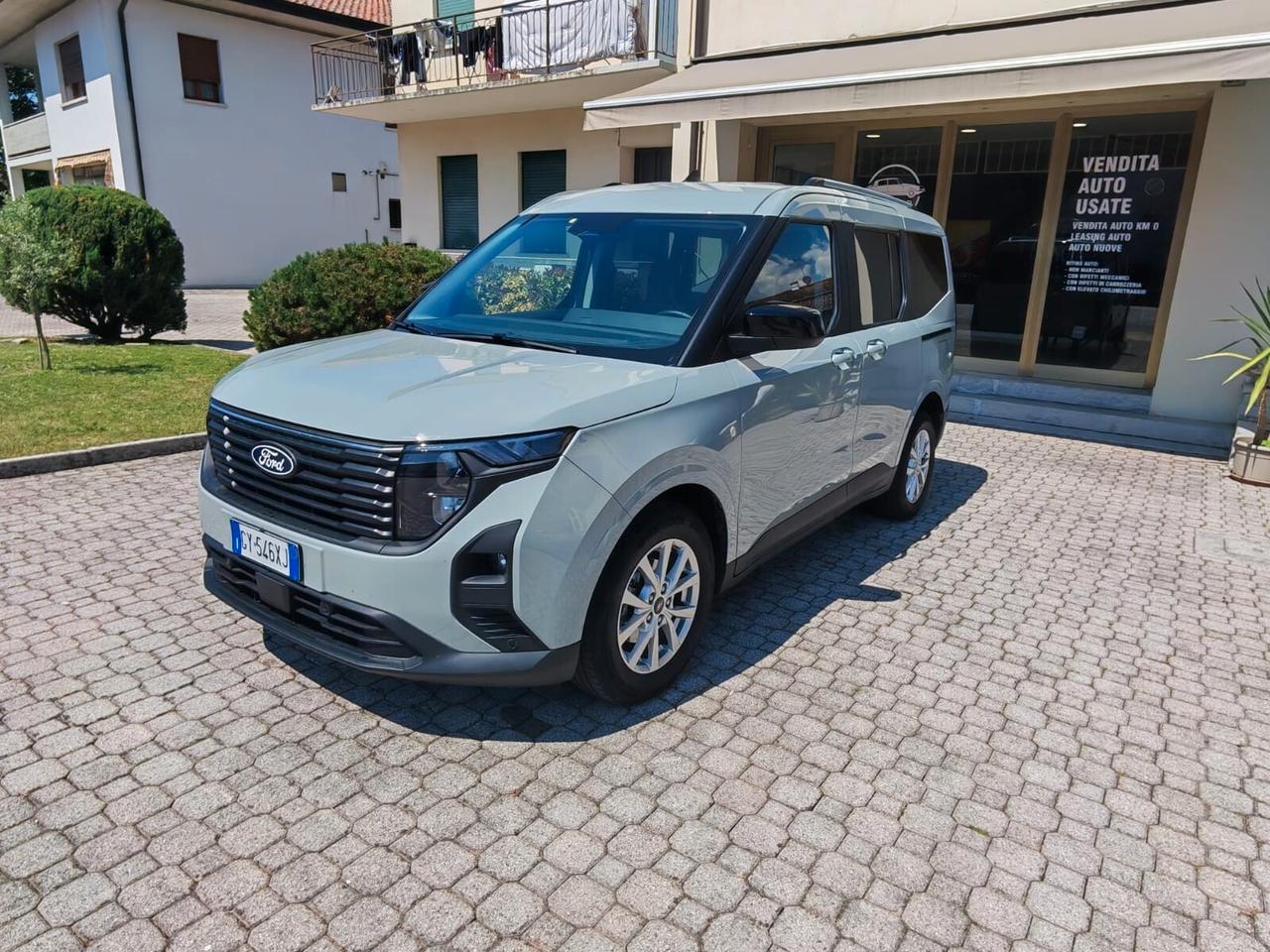Ford Tourneo Courier 1.0 EcoBoost Powershift Titanium