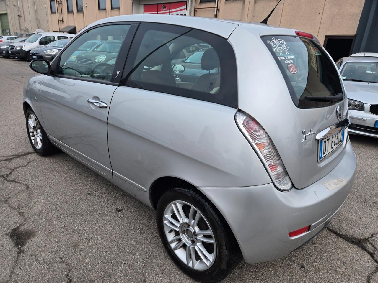 Lancia Ypsilon 1.4 Argento