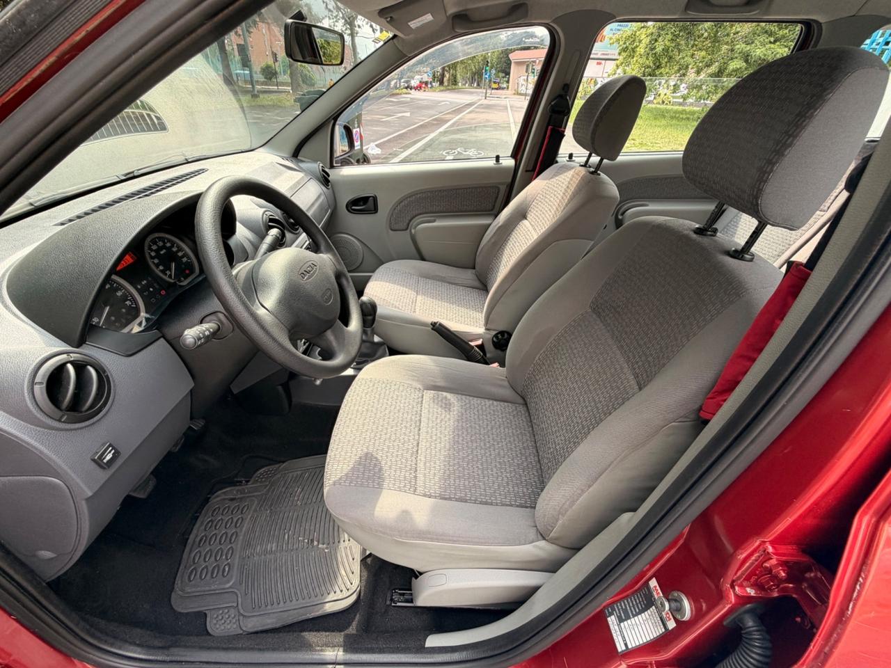 Dacia Logan MCV 1.6 5 posti Lauréate *GPL 2030*