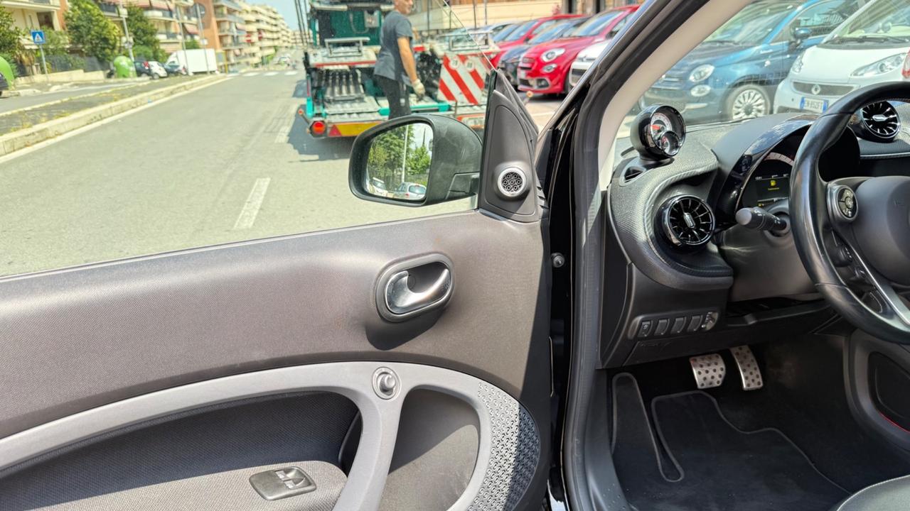 Smart ForTwo BRABUS 0.9 Turbo twinamic parisblue Xclusive LED NAVI KAMERA JBL PACK SPORT PDC PELLE INTROVABILE